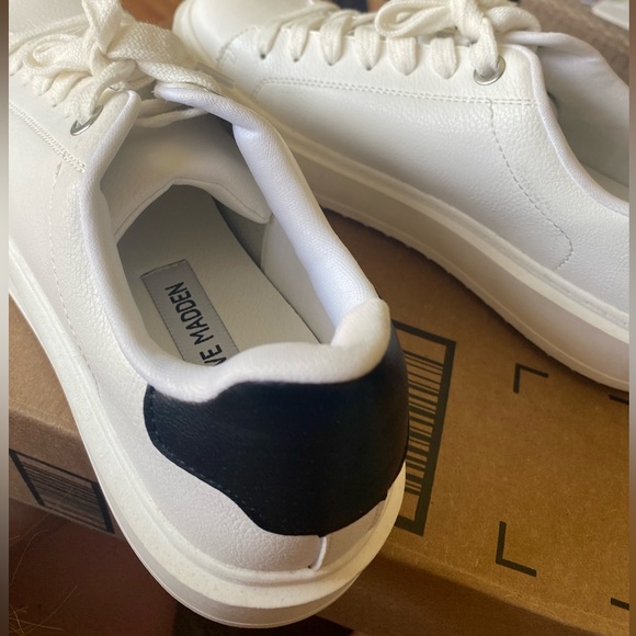 Steve Madden Charlie Platform Sneaker - Picture 5 of 9